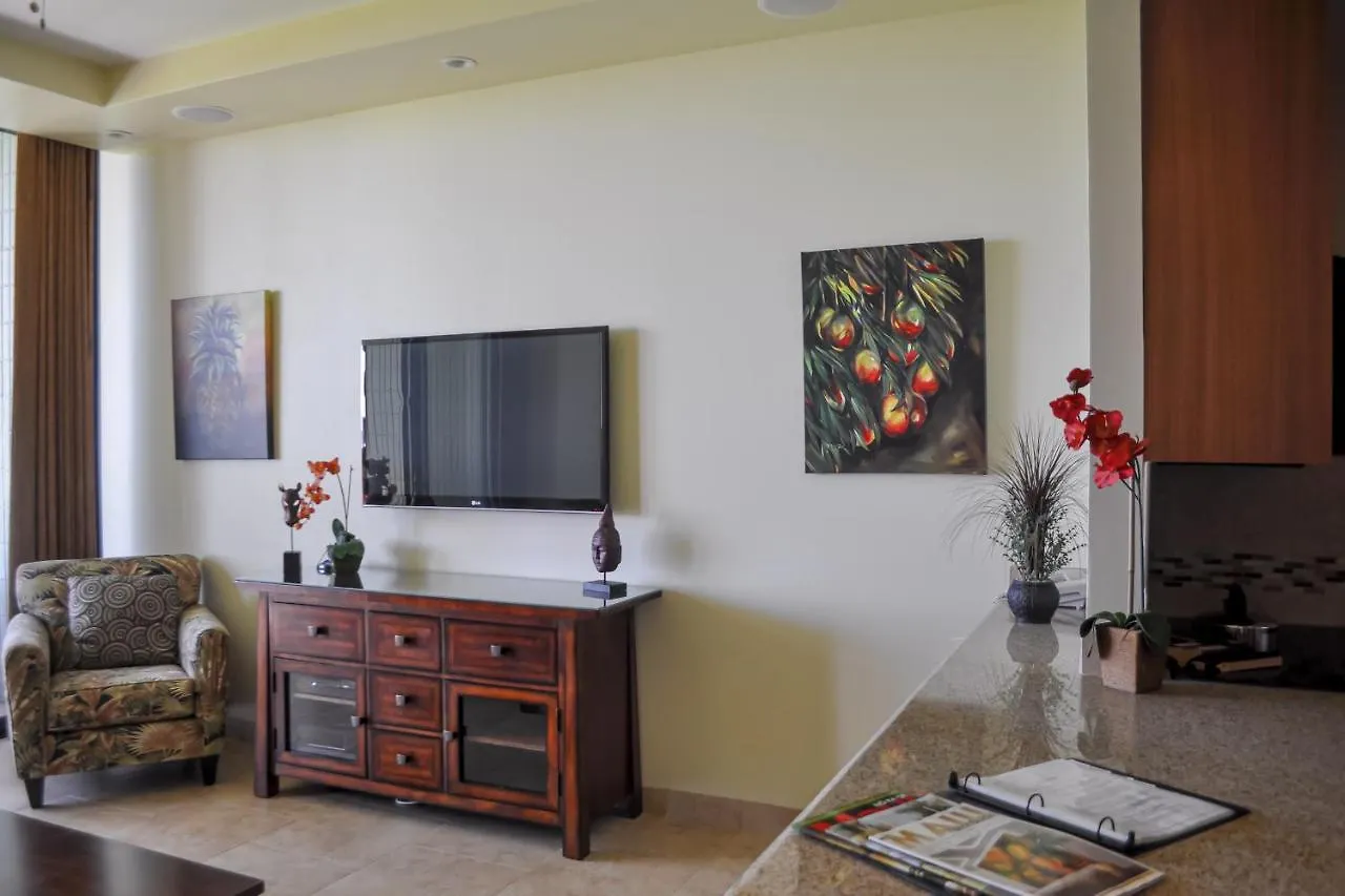 Shores 125 * Lahaina