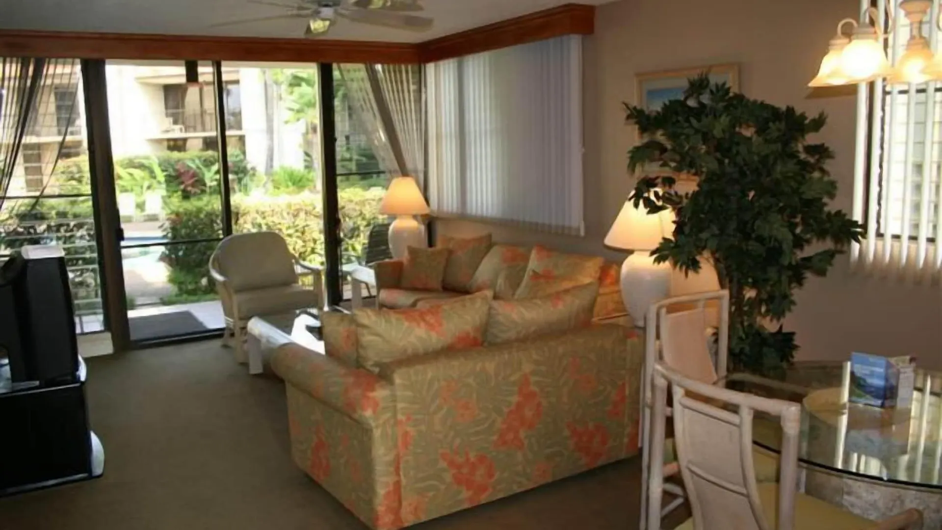 Maui Vacation Club Aparthotel 3*