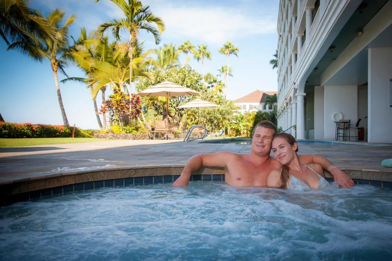 Shores Lahaina