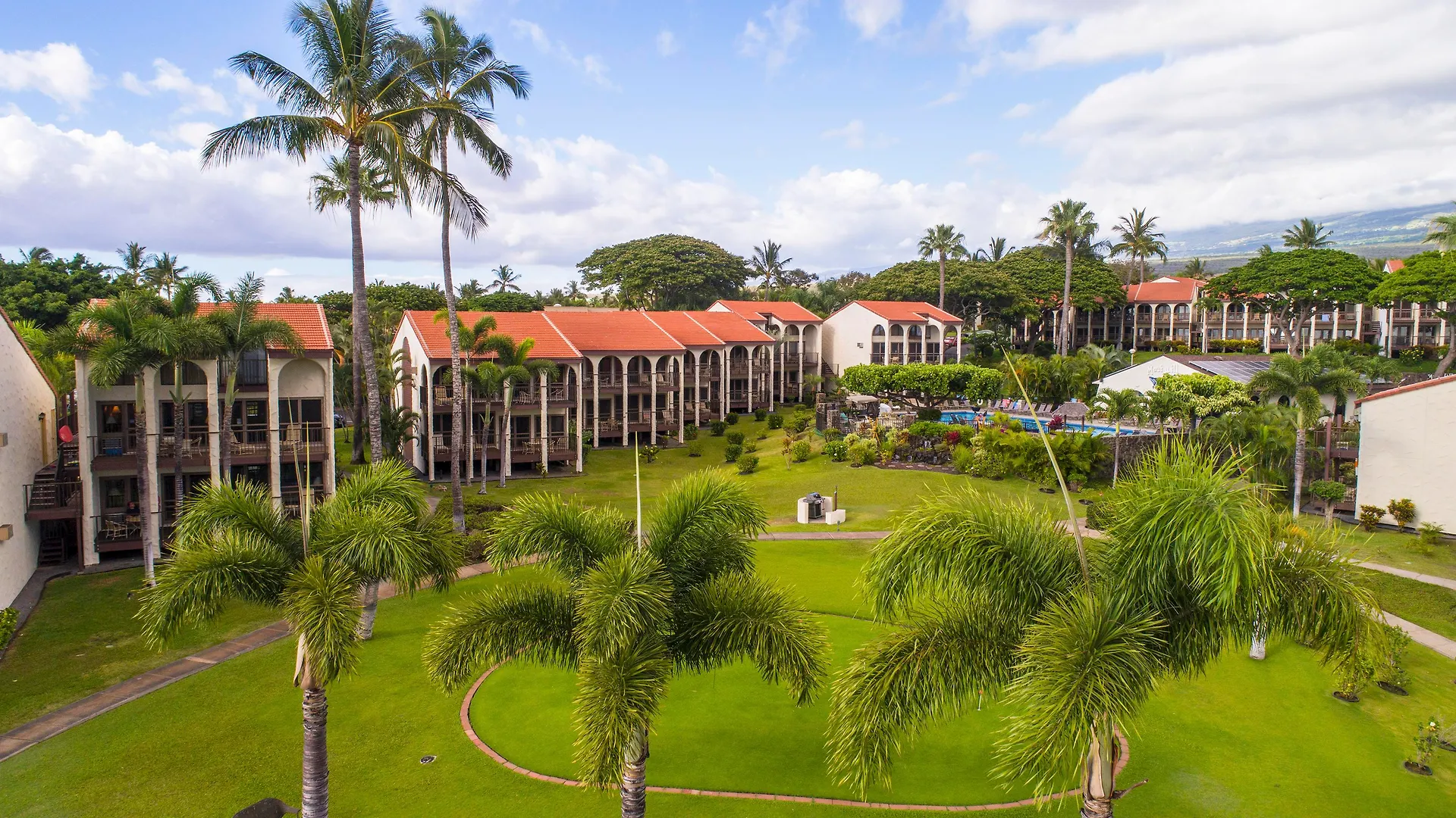 Aston Maui Hill Aparthotel 3*