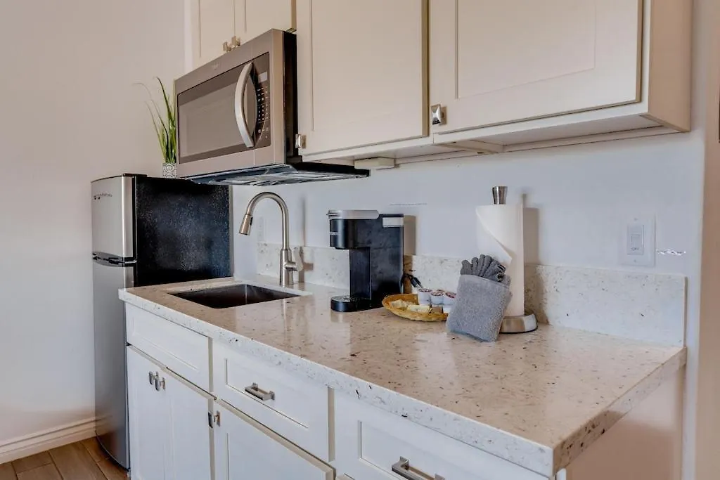 Unit 1 Maui Ohana Modern Apartment Wailuku