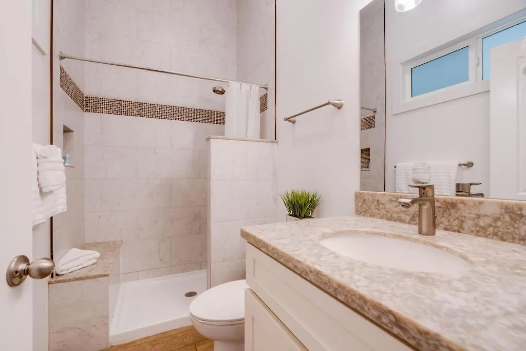 Unit 10 Maui Ohana Modern * Wailuku