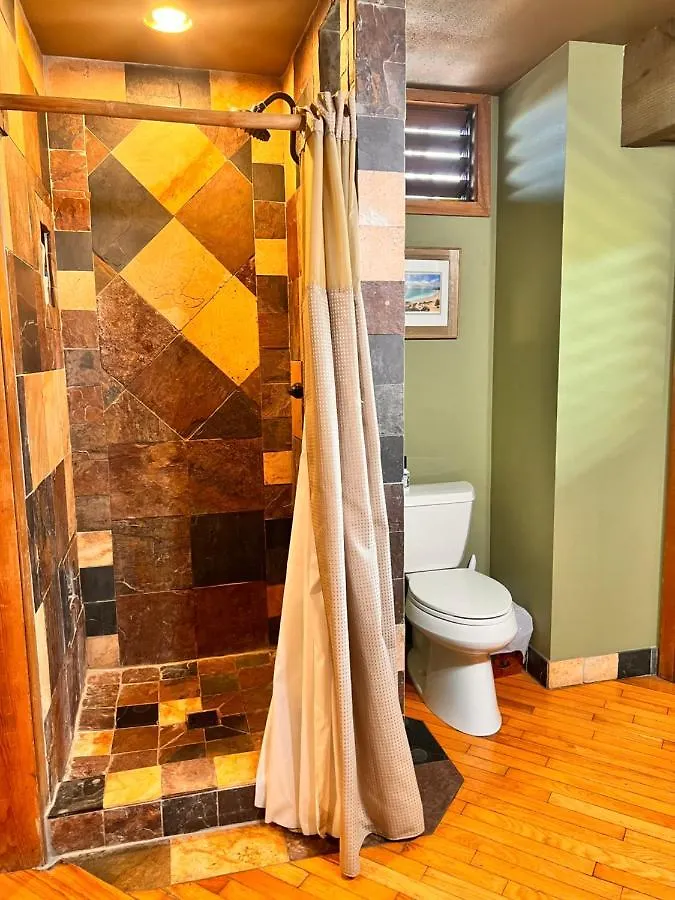 Maui What A Wonderful World Bed & Breakfast 3*