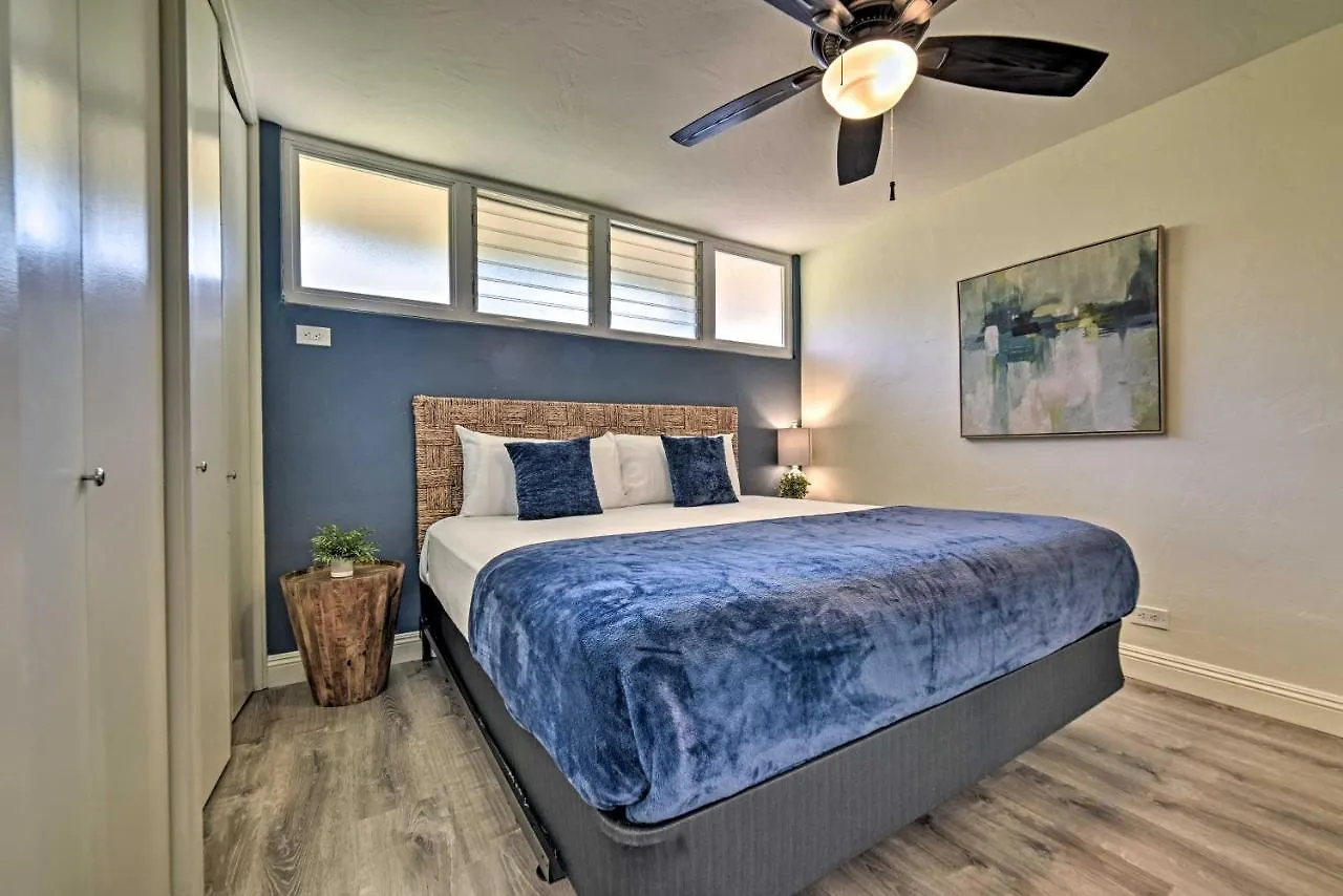 Apartment Tropical Getaway With And Pool Access!