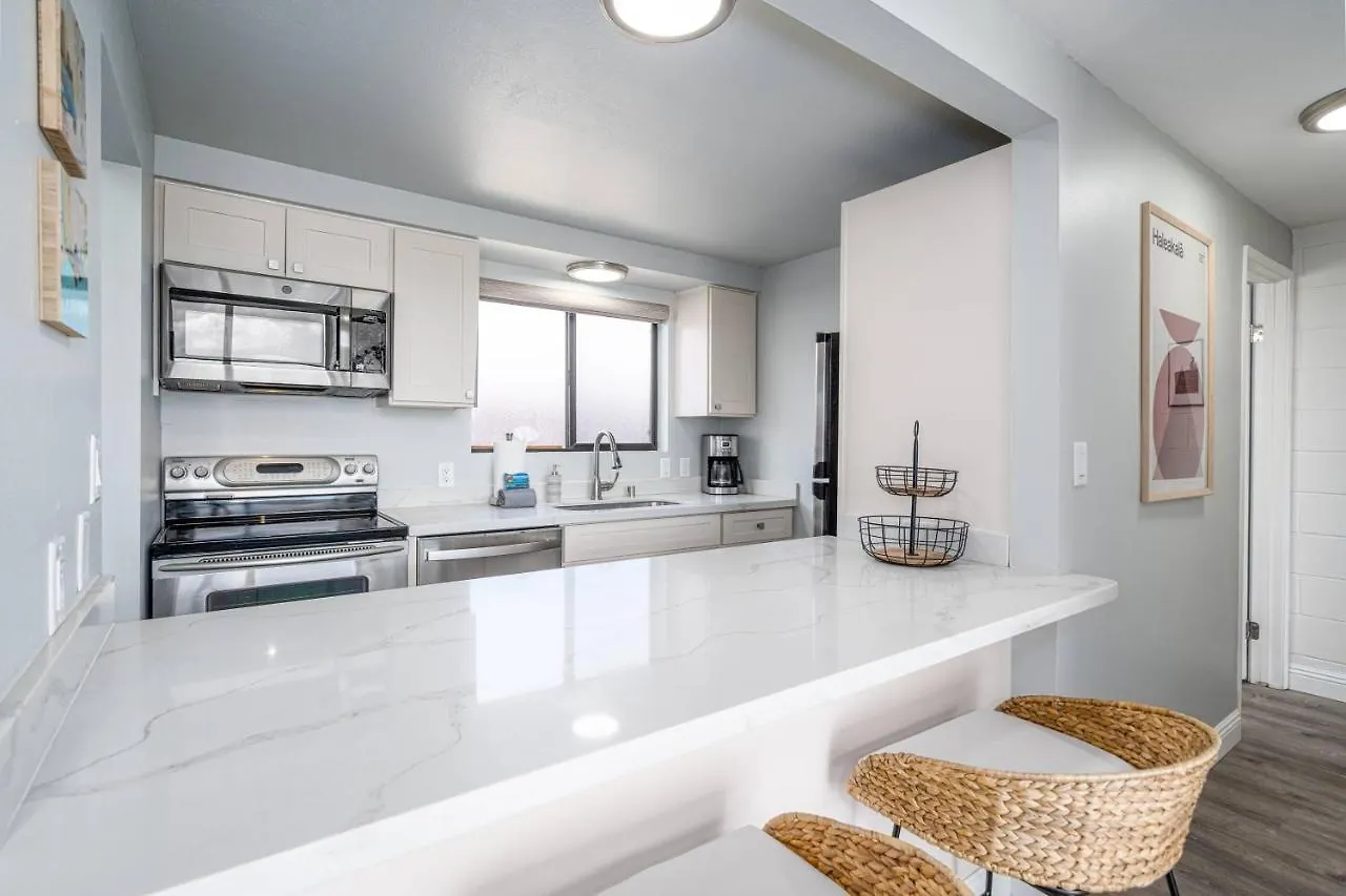 C7 Hono Kai Apartment