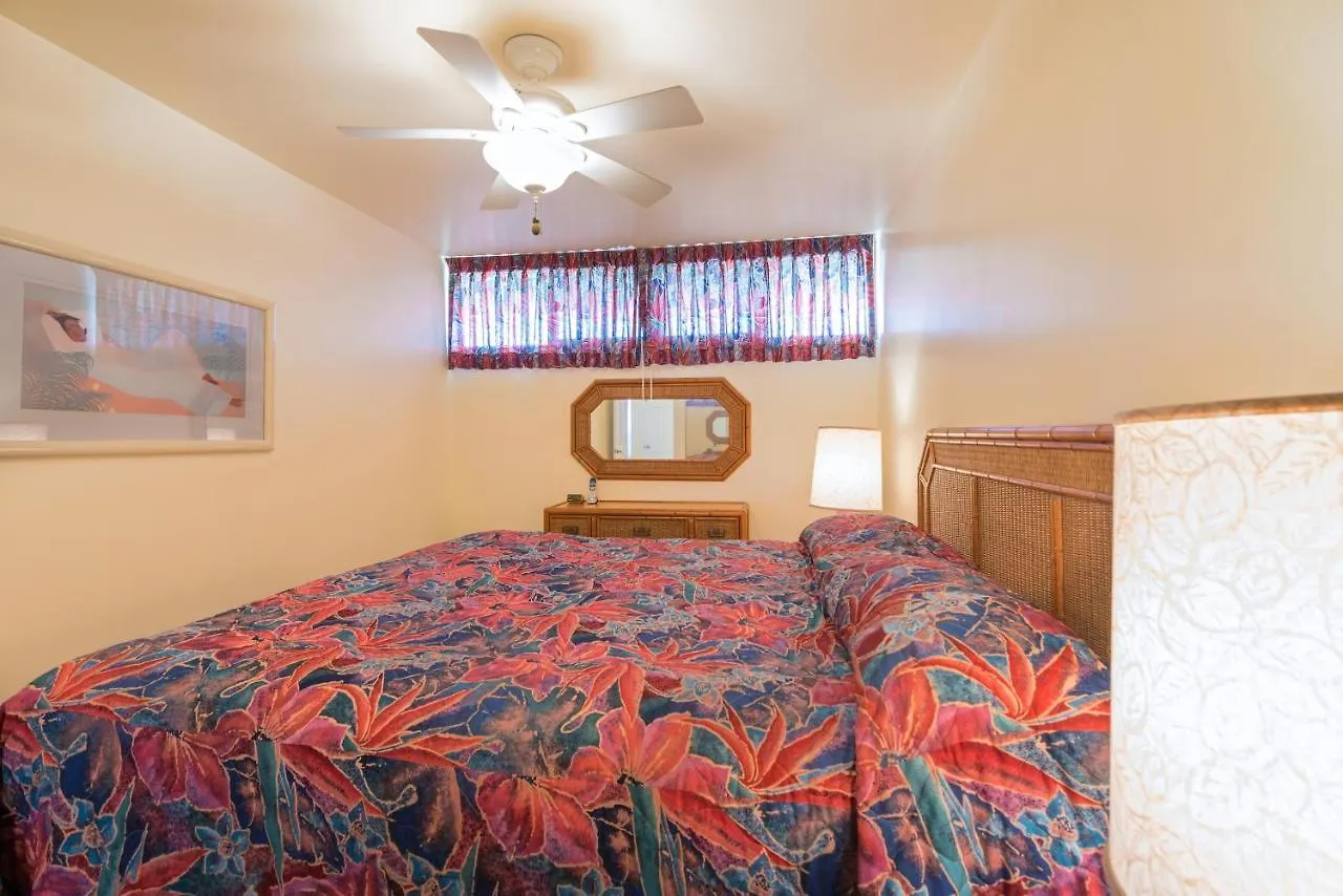 Reef #402 Apartment