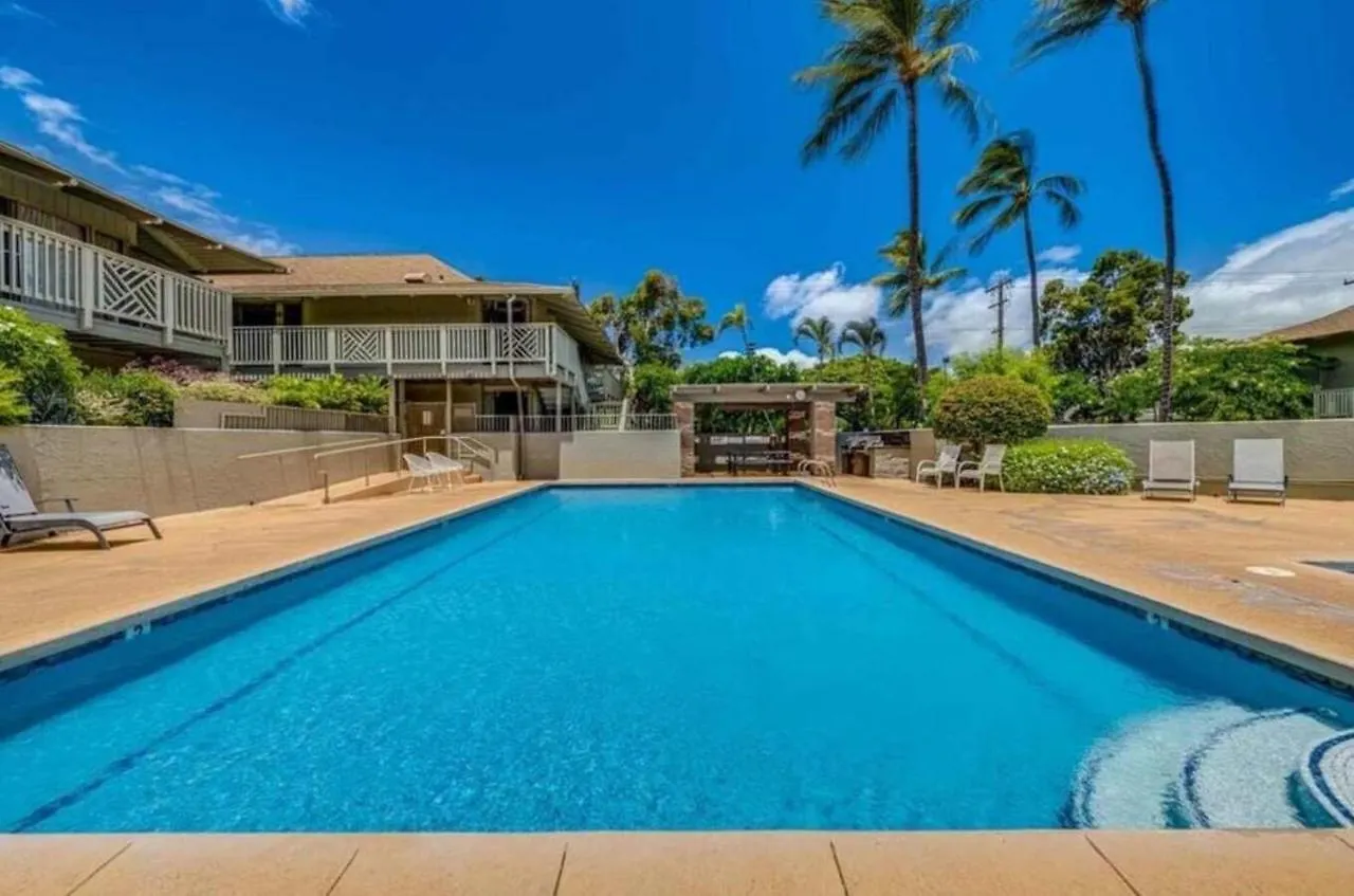 3mins Walk To Beach! Laundry, Pool, Hot Tub &