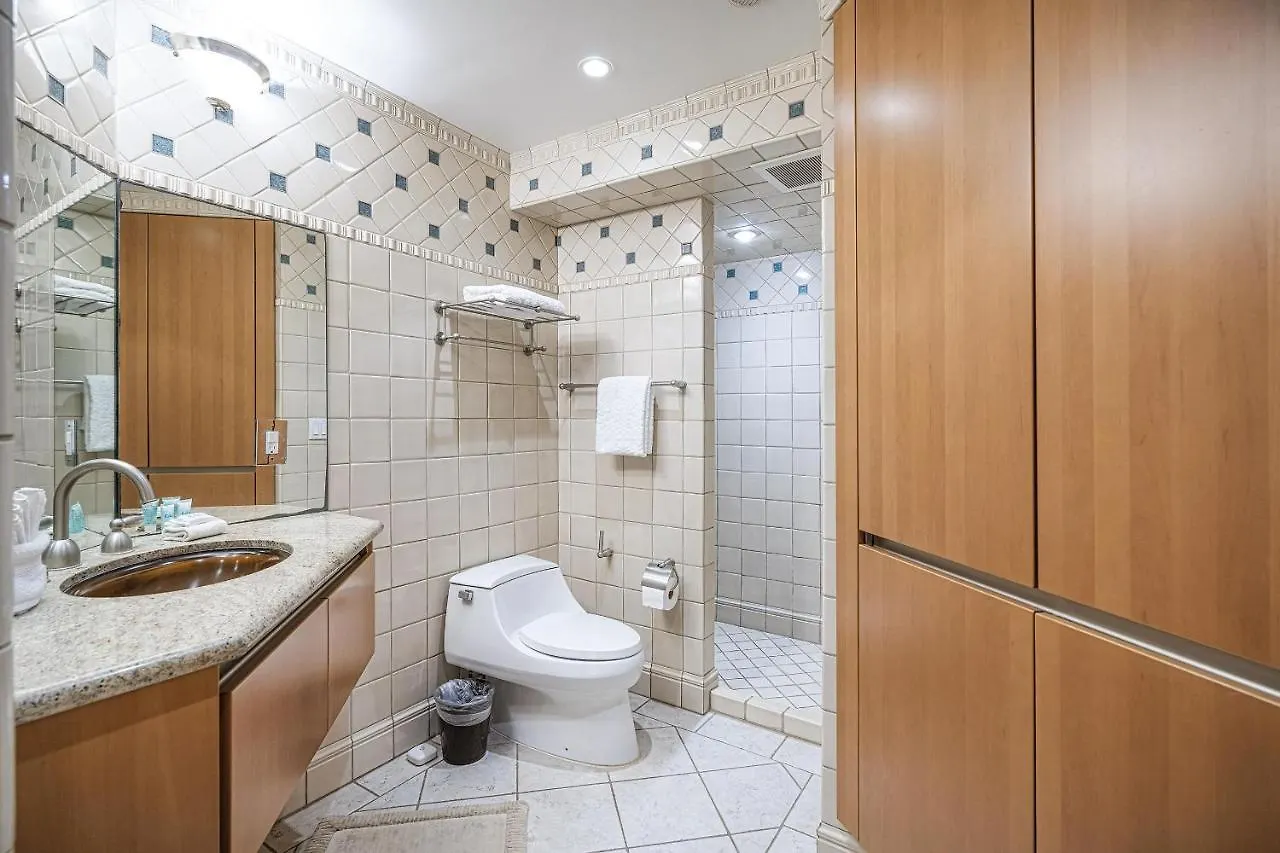 Hale Hui Kai 208, Renovated, Ocean View, Split Ac