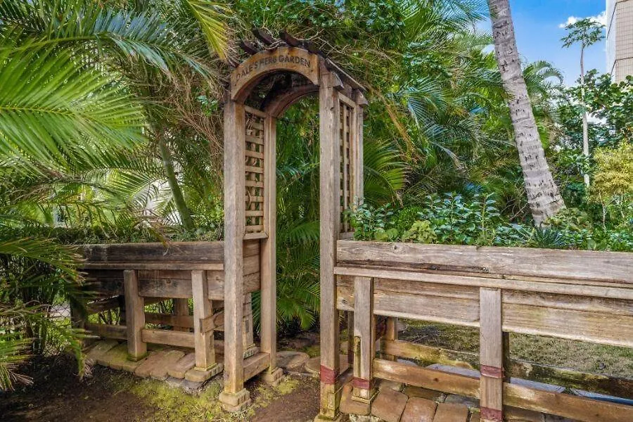 Kamaole Nalu, #604^ Apartment