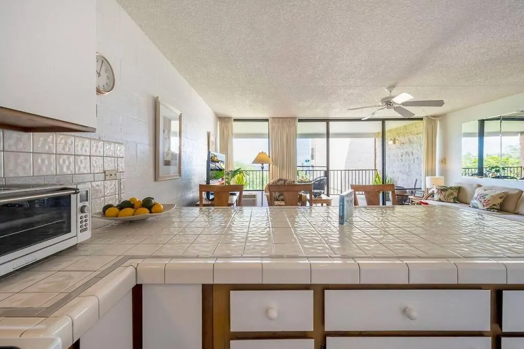 Alii Kai D207- Ocean View, Walk To Shops, Dining, And Kam I 아파트
