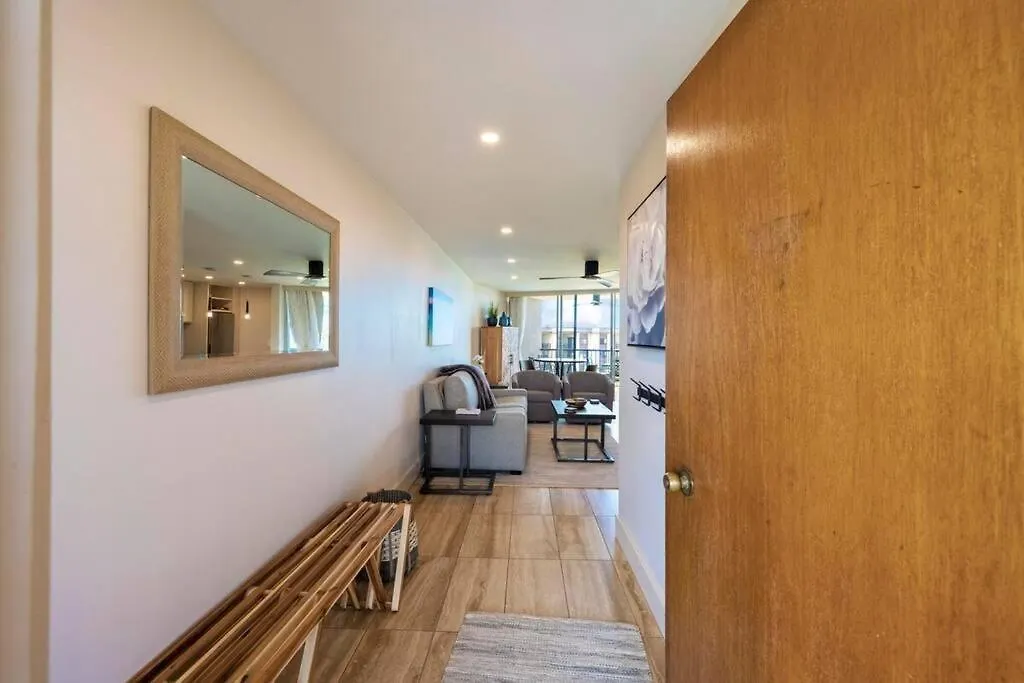 Apartment Hale Ono Loa 403- Top Floor, Ocean View, & Complete Modern Remodel *