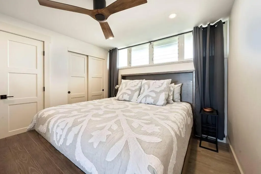 Apartment Hale Ono Loa 403- Top Floor, Ocean View, & Complete Modern Remodel *
