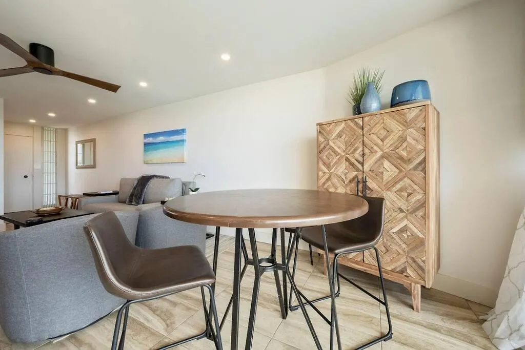 Hale Ono Loa 403- Top Floor, Ocean View, & Complete Modern Remodel