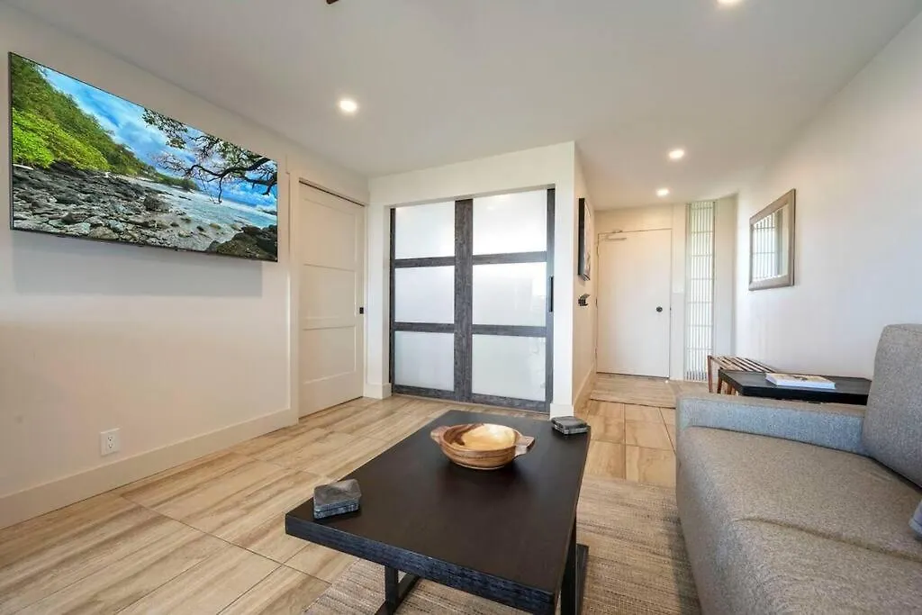 Apartment Hale Ono Loa 403- Top Floor, Ocean View, & Complete Modern Remodel Kahana