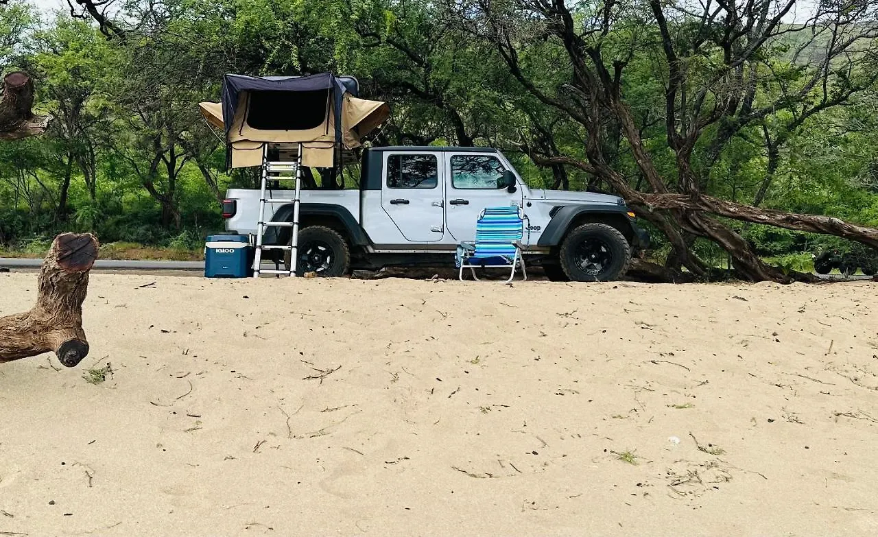 Luxury tent Aloha Glamp's Maui Rooftop Adventure Paia