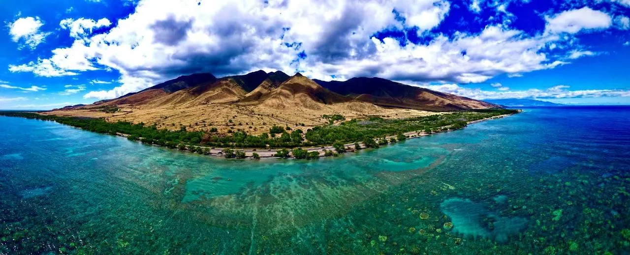 Aloha Glamp's Maui Rooftop Adventure Luxury tent Paia