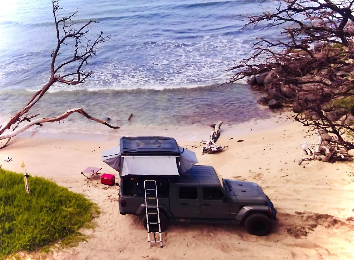 Luxury tent Aloha Glamp's Jeep Adventure: Rooftop Across Maui Paia