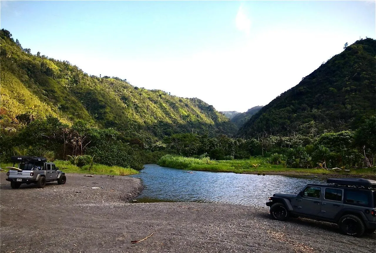 Luxury tent Aloha Glamp's Jeep Adventure: Rooftop Across Maui