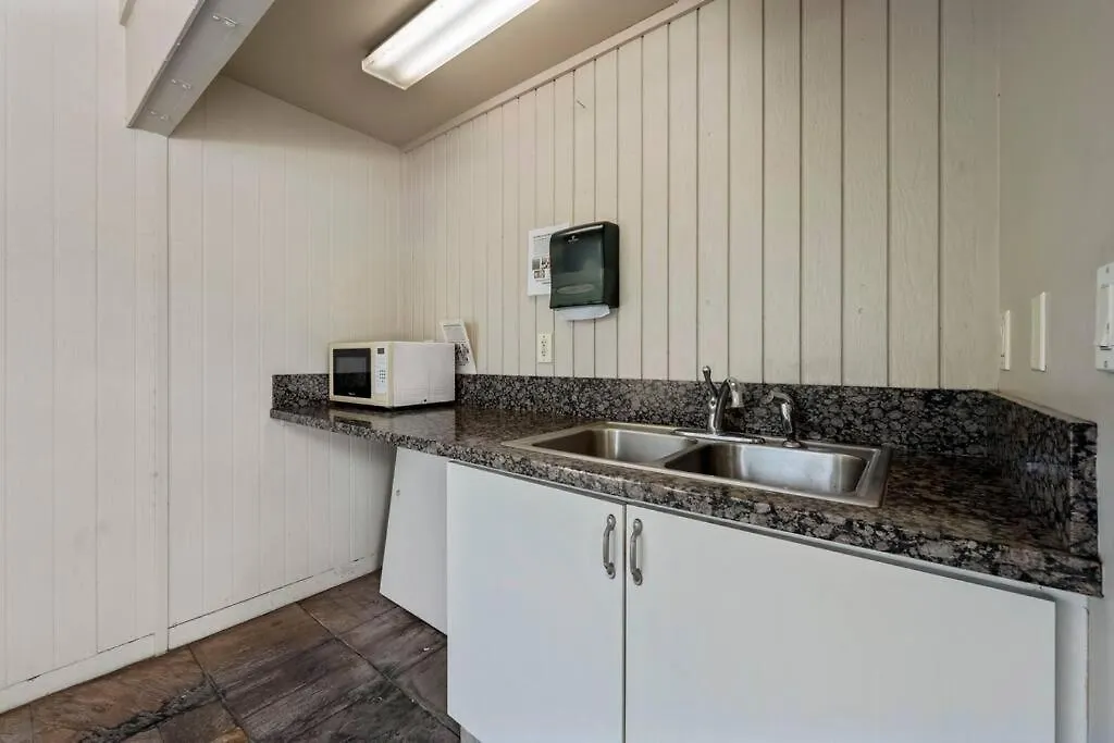 Apartment Kihei Akahi C610- Stunning Remodeled Oceanview In The Heart Of Kihei