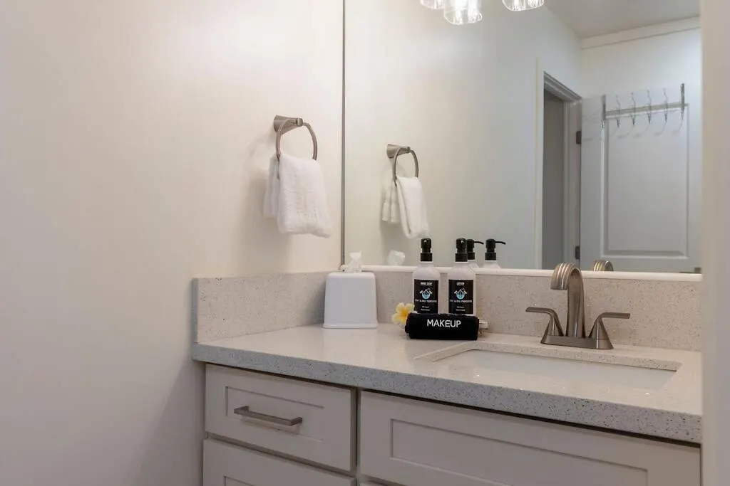Kihei Akahi C610- Stunning Remodeled Oceanview In The Heart Of Kihei Apartment *