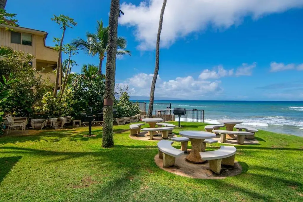 Hale Mahina A406- Floor Oceanfront 2bed Condo, Expansive Views