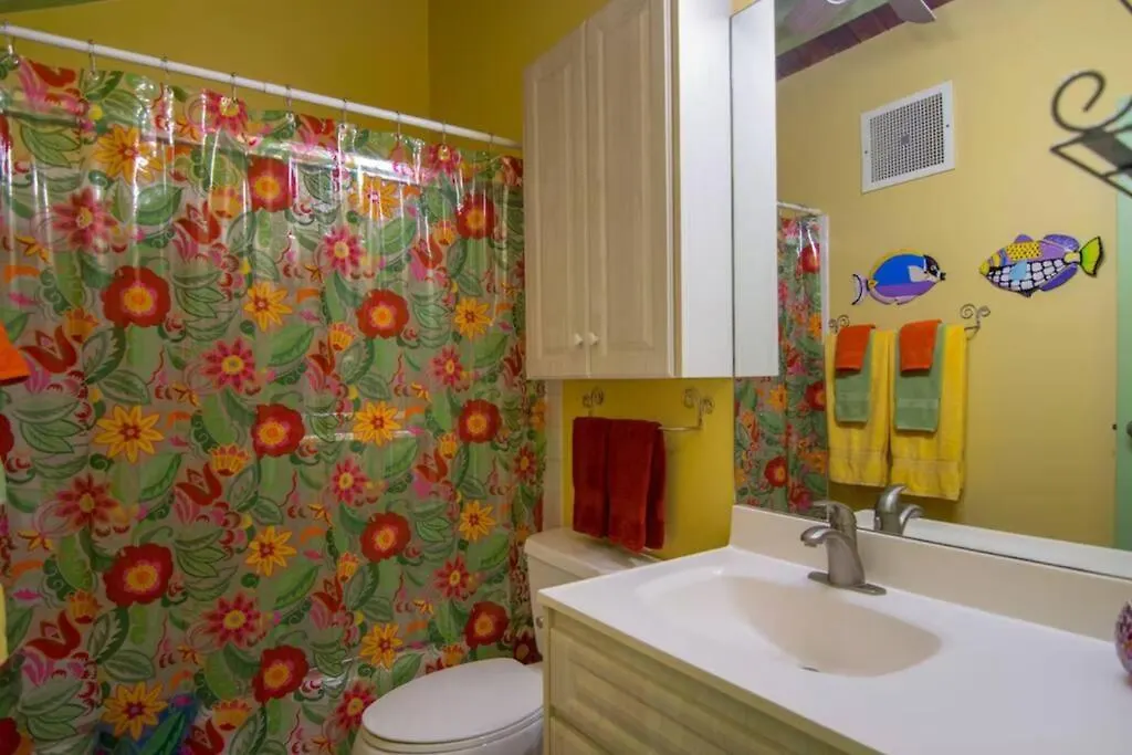 Hale Mahina A406- Floor Oceanfront 2bed Condo, Expansive Views Apartment *