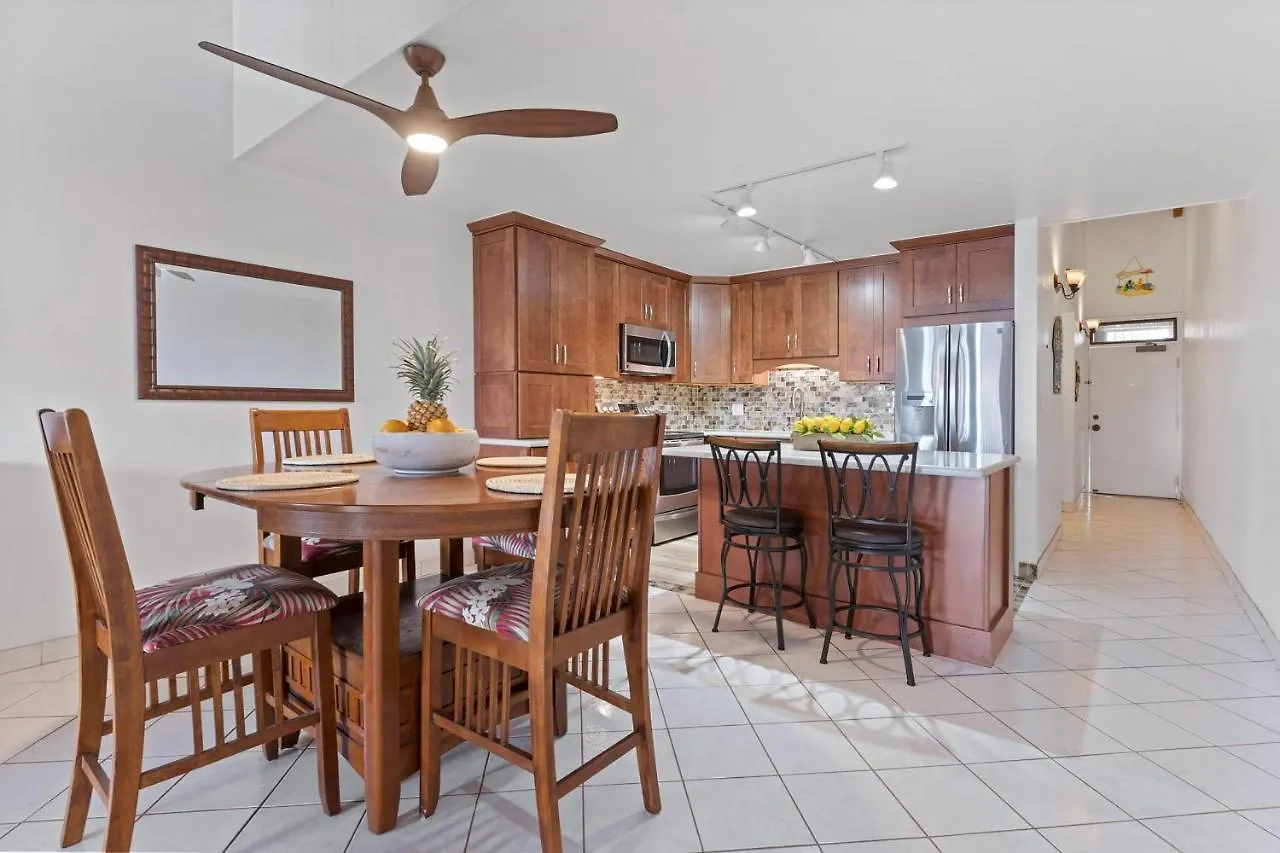 Kamaole Sands 4-412, Ocean Views, Renovation, Ac! Holiday home