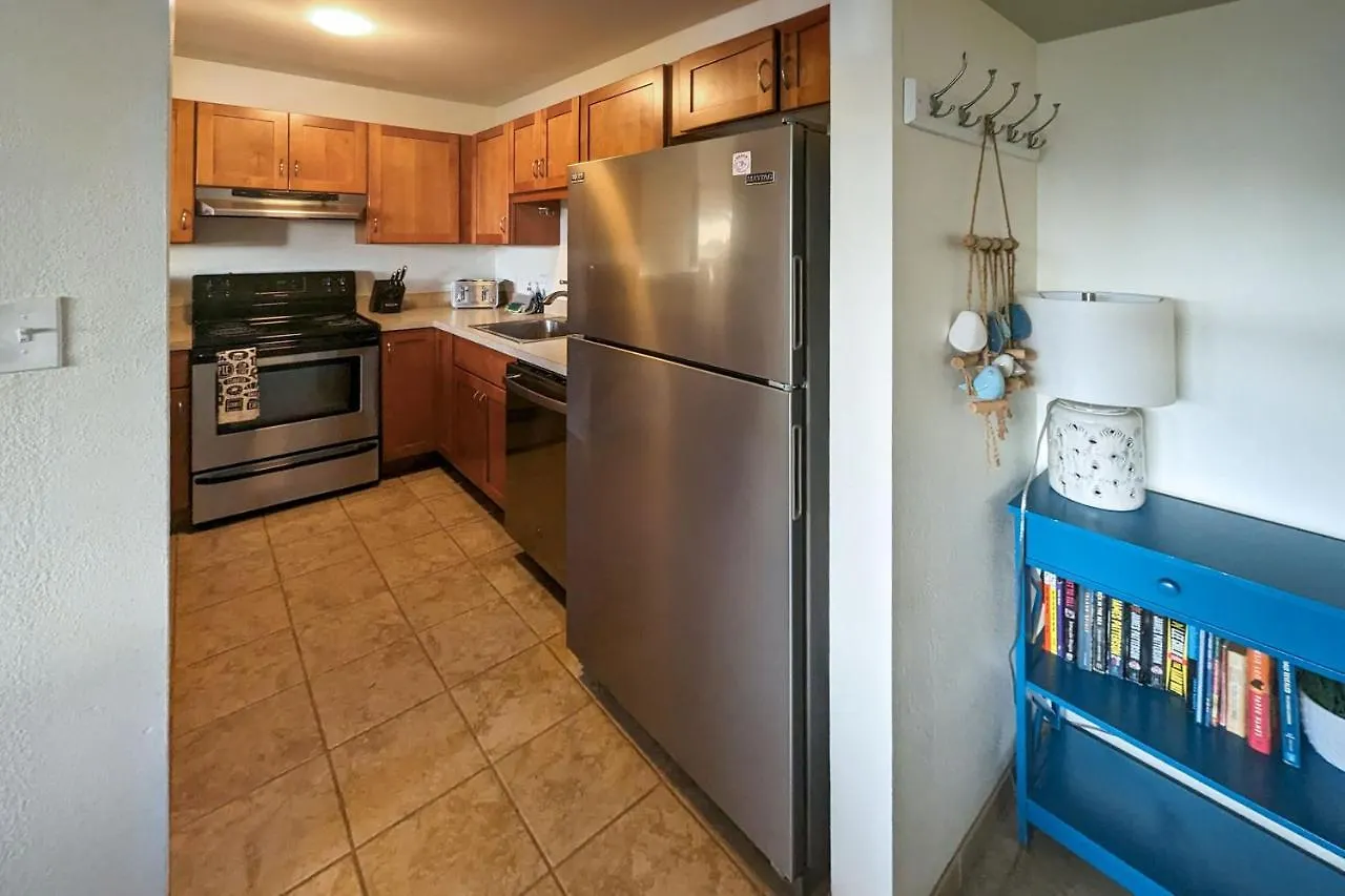 215 - A Charming 2br, 1ba Condo, Ac Holiday home