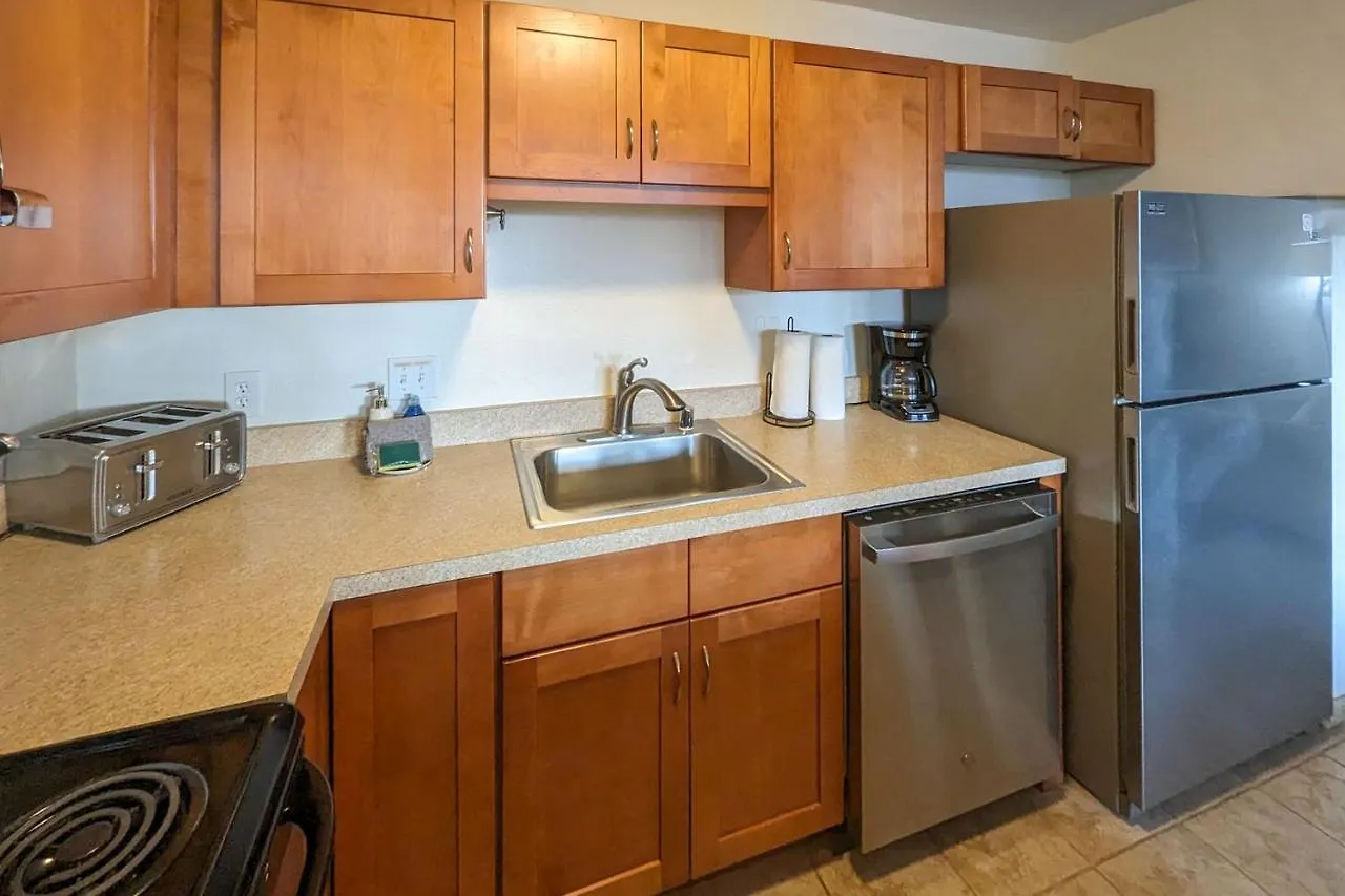 215 - A Charming 2br, 1ba Condo, Ac Holiday home