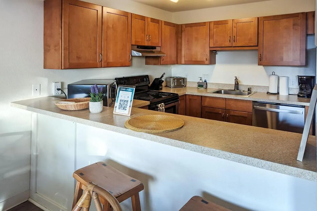 Holiday home 215 - A Charming 2br, 1ba Condo, Ac