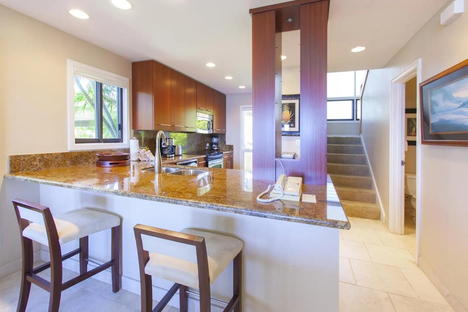1915 Ridge Apartment