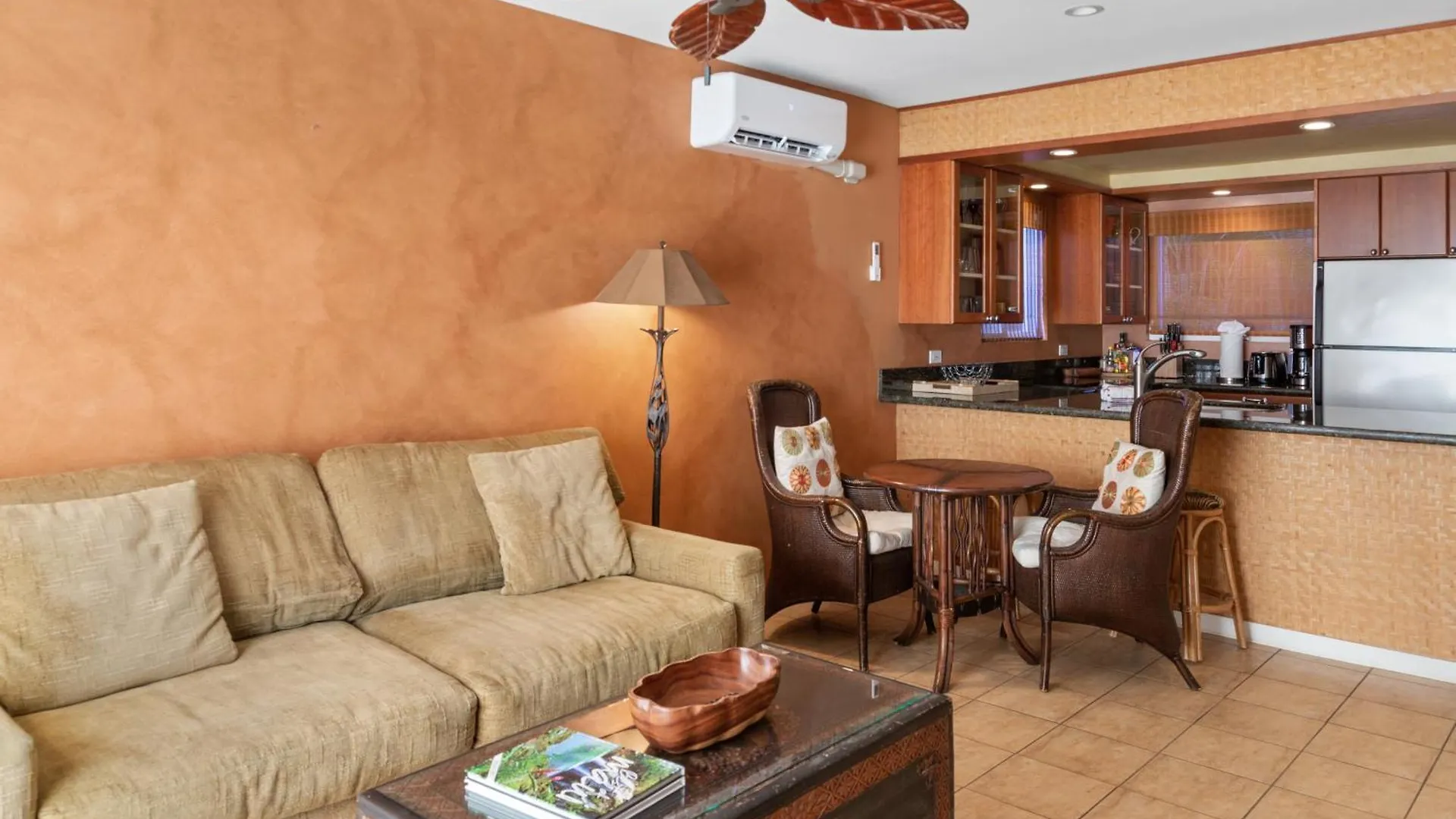 Lejlighed Orchid Suite, 1 Bedroom, Sleeps 4, Pool & Bbq, Pre-Renovation Summer Sale *