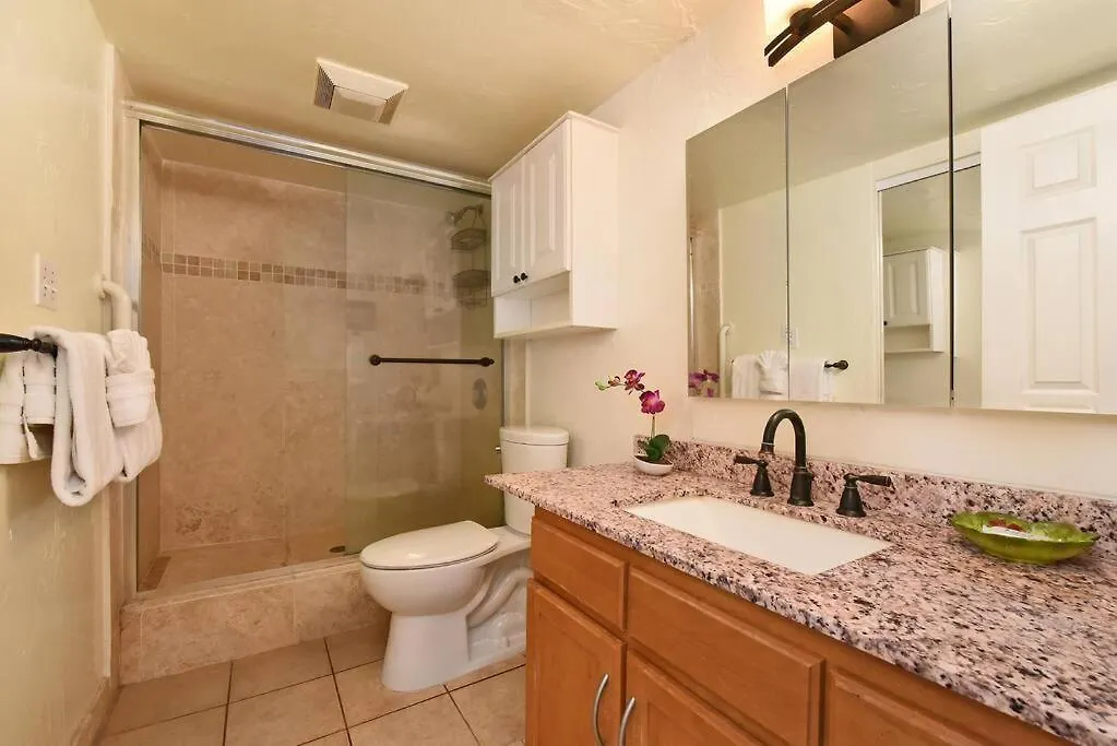 Apartment Oceanfront Kuleana Special!!! Kahana