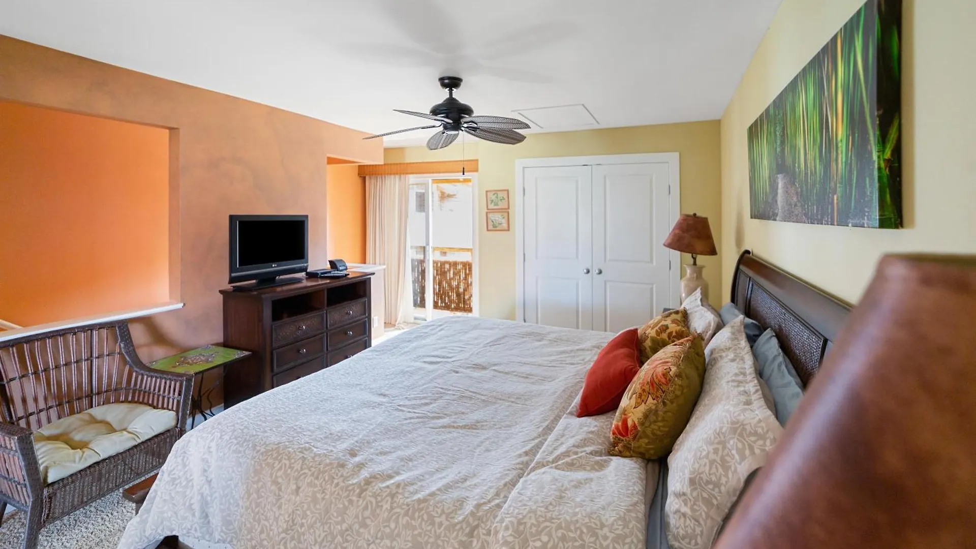 Gardenia Suite, 1 Bedroom, Sleeps 4, Pool & Bbq, Pre-Renovation Summer Sale * Kihei