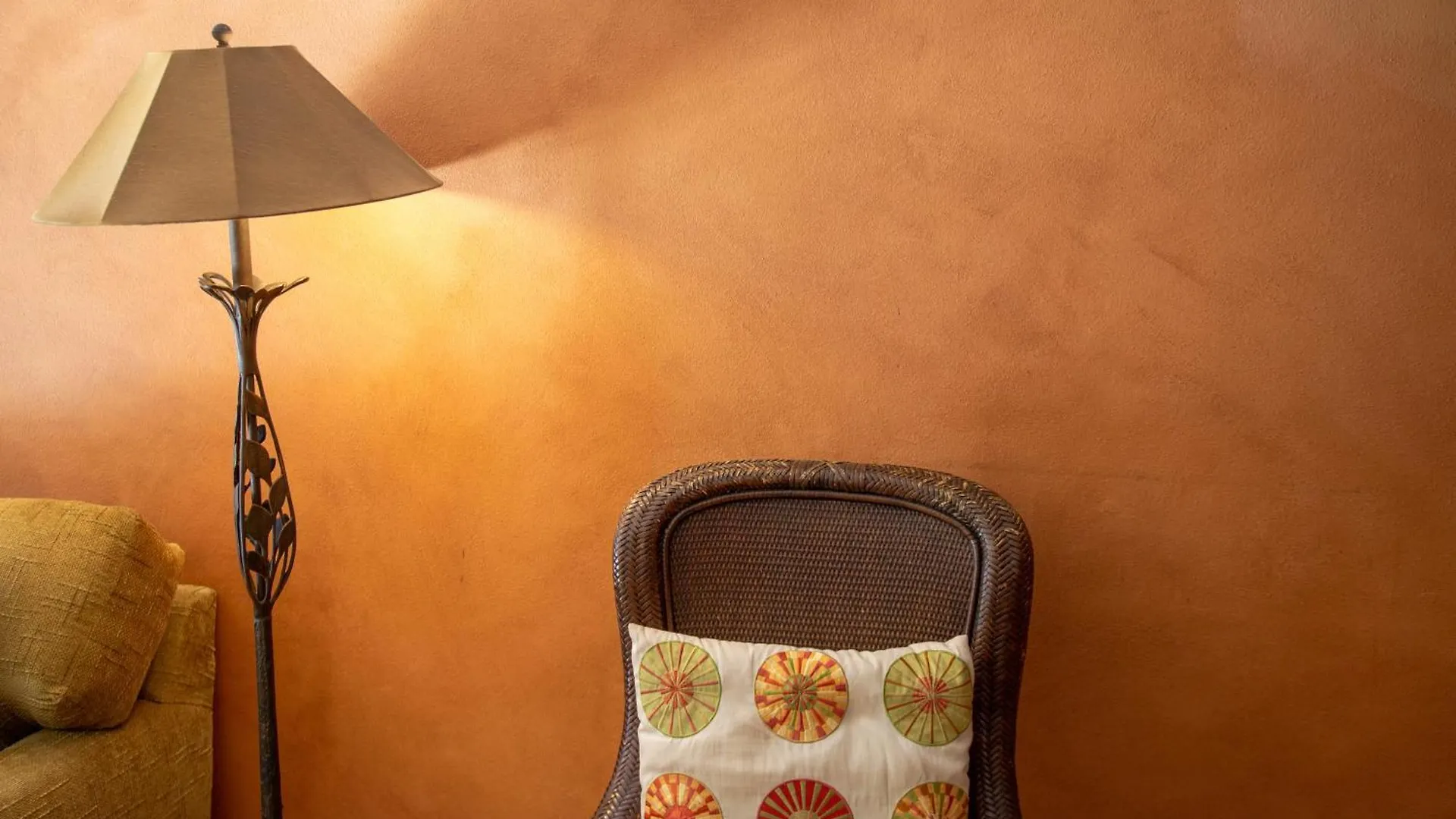 Lejlighed Orchid Suite, 1 Bedroom, Sleeps 4, Pool & Bbq, Pre-Renovation Summer Sale *