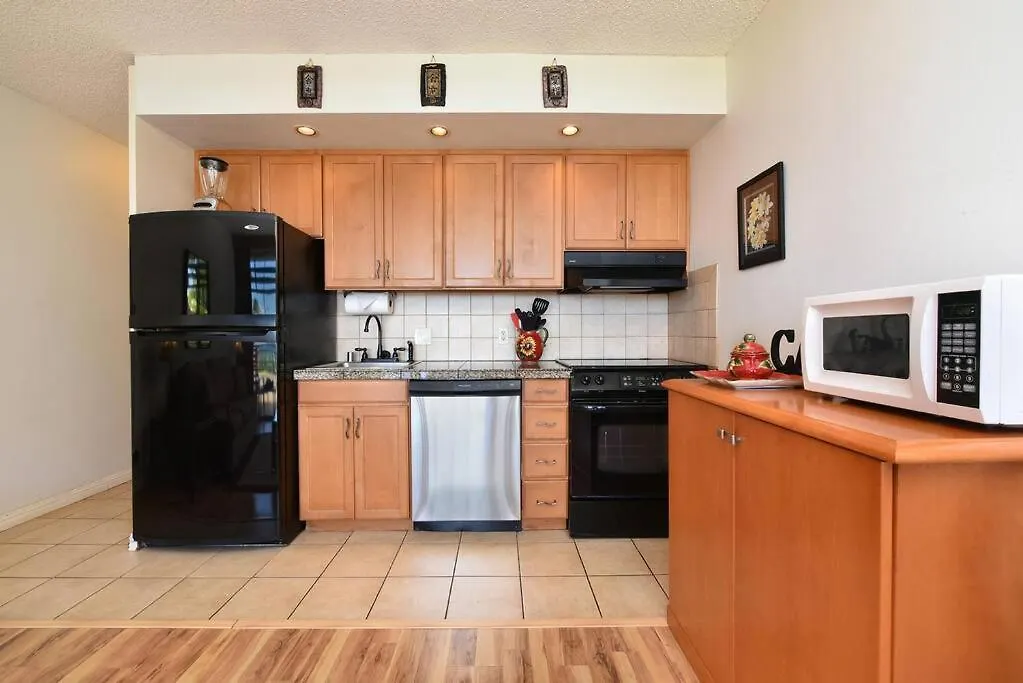 Oceanfront Kuleana Special!!! Apartment Kahana