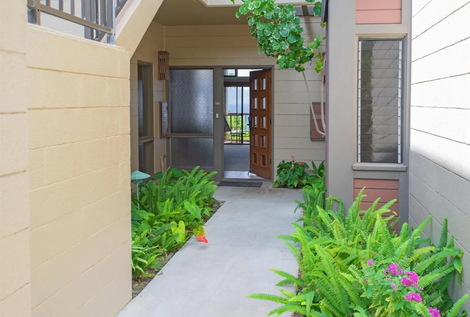 2914 Ridge