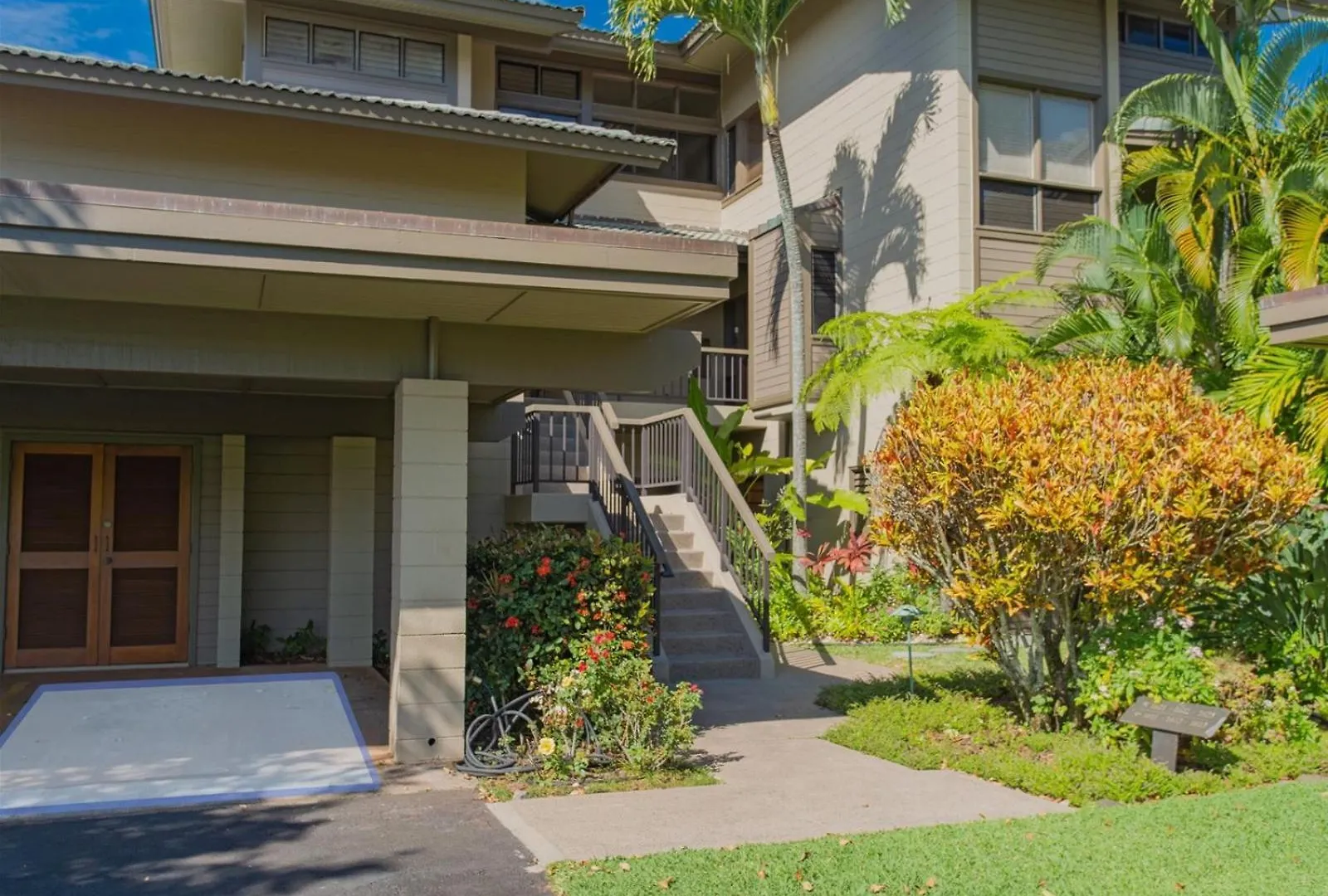 1623 Ridge Apartment
