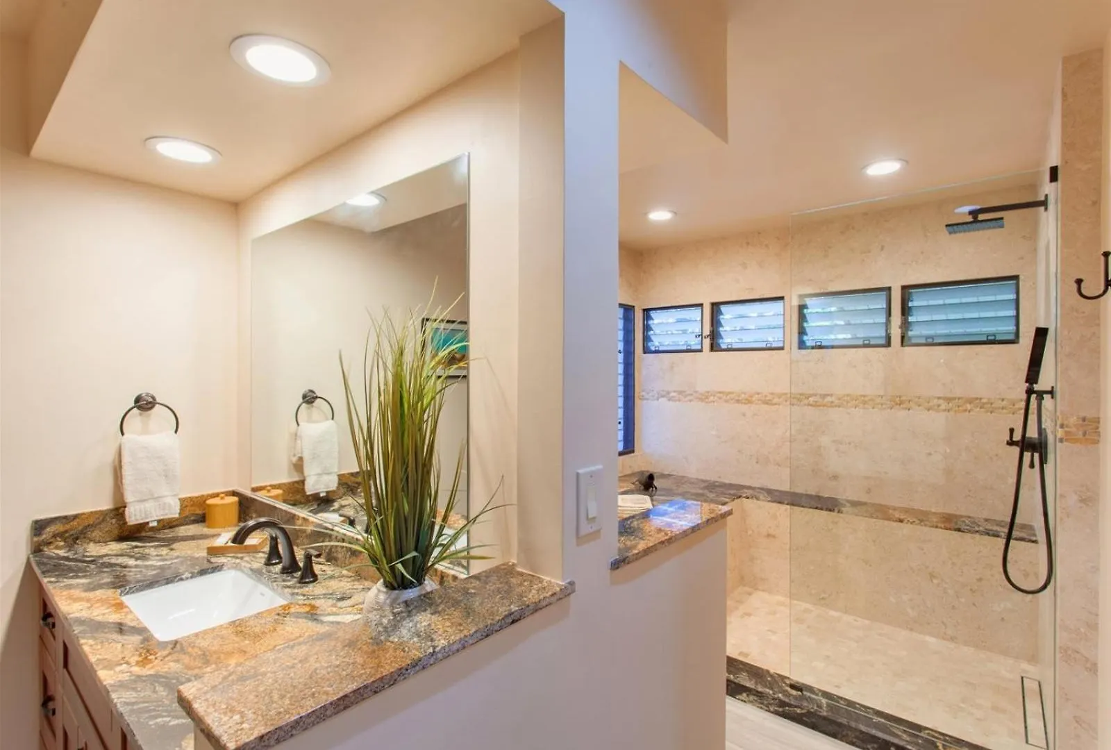 Apartment 1623 Ridge *