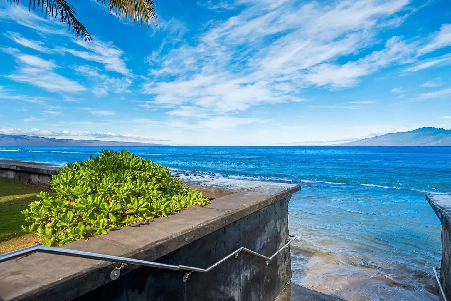 Entire In Lahaina, Maui Apartment Kahana