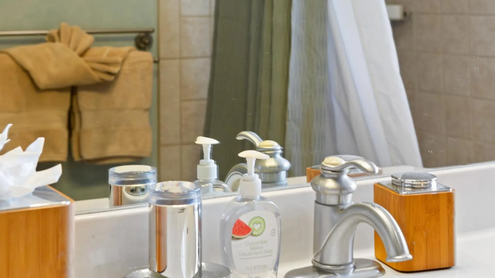 Studio Condo In Boutique Property With Mini Kitchen, Pool And Bbq * קיהיי