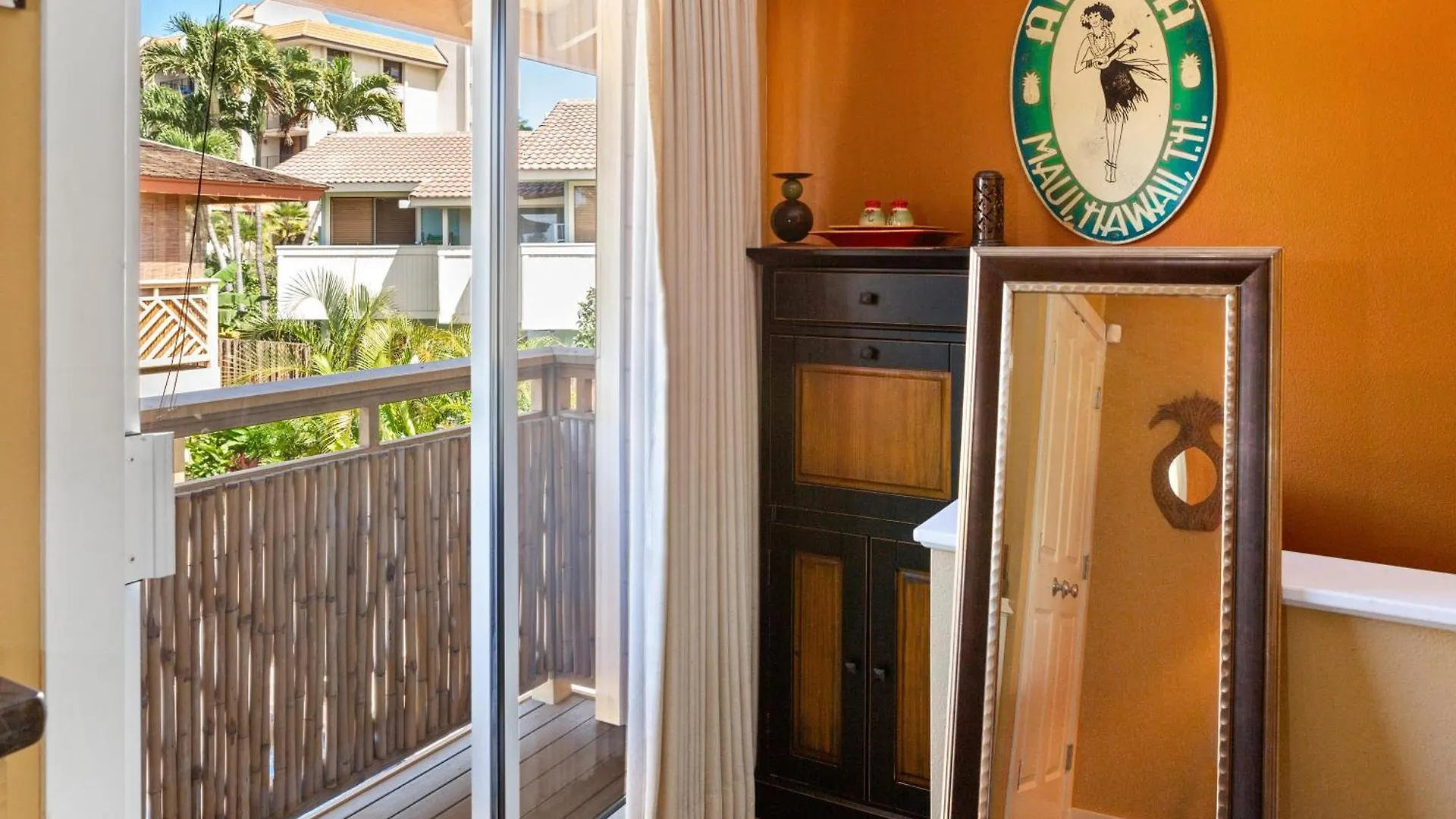 Studio Condo In Boutique Property With Mini Kitchen, Pool And Bbq