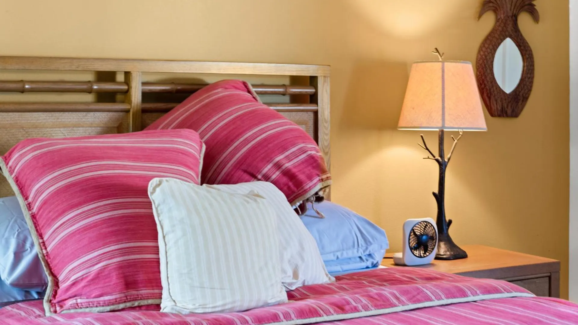 Studio Condo In Boutique Property With Mini Kitchen, Pool And Bbq דירה *