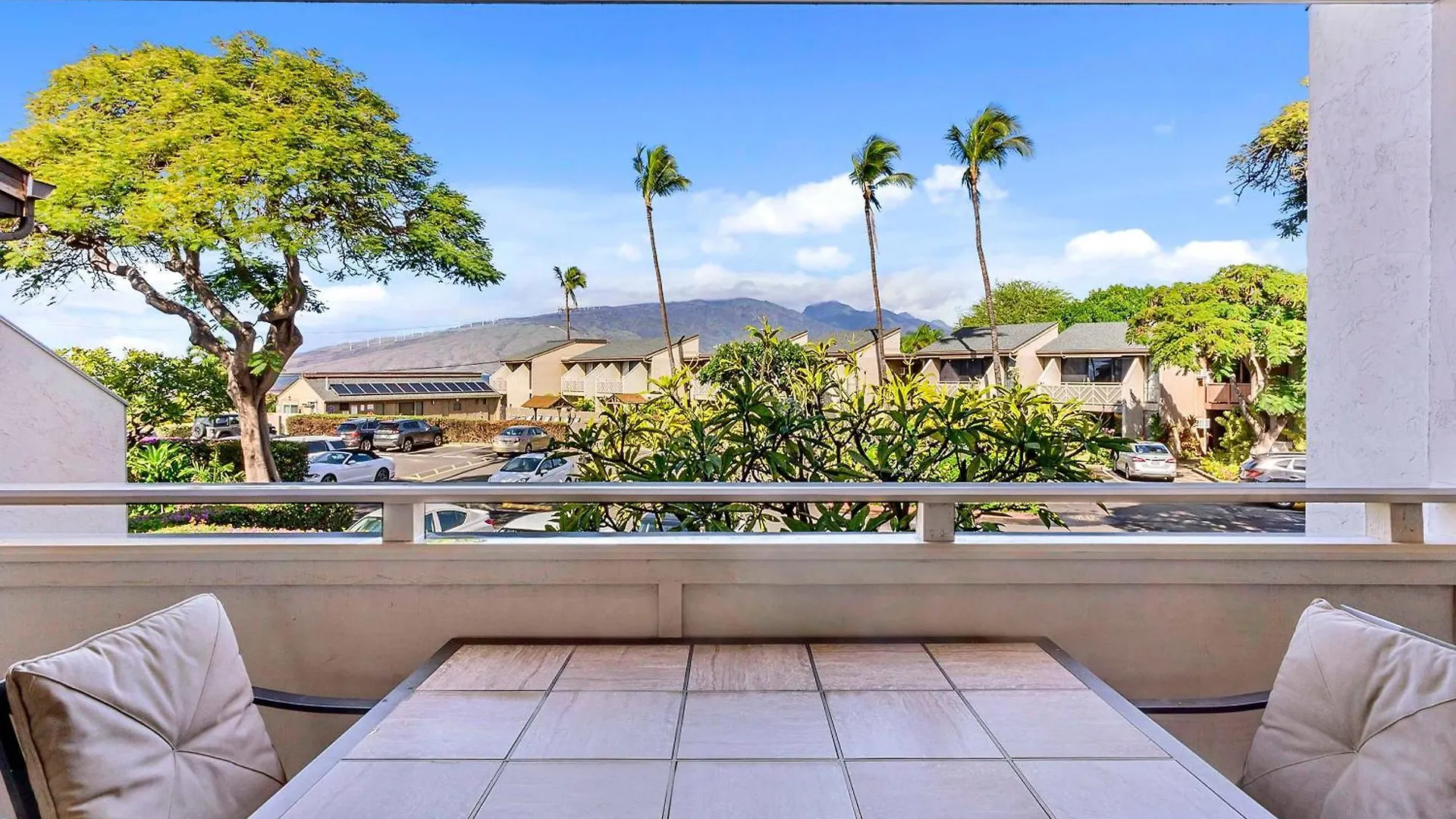 215 - A Charming 2br, 1ba Condo, Ac *