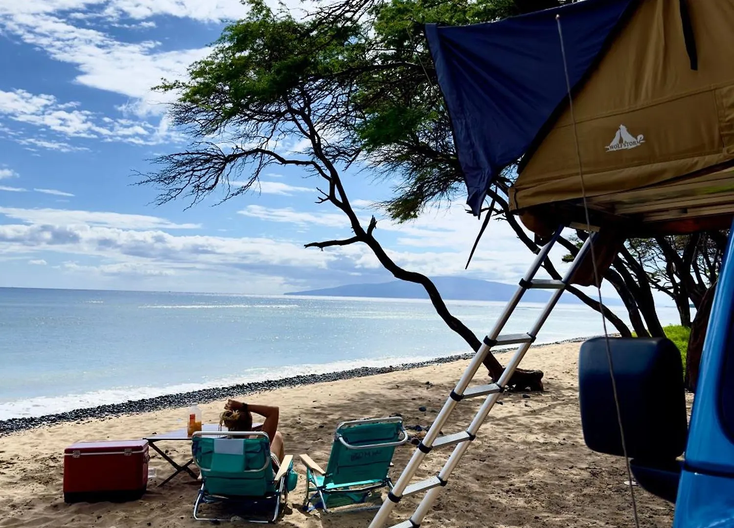 Embark On A Journey Through Maui With Aloha Glamp's Jeep And Rooftop Tent Allows To Discover Diverse Campgrounds, Unveiling The Island's Beauty From Unique Perspectives Each Day * Paia