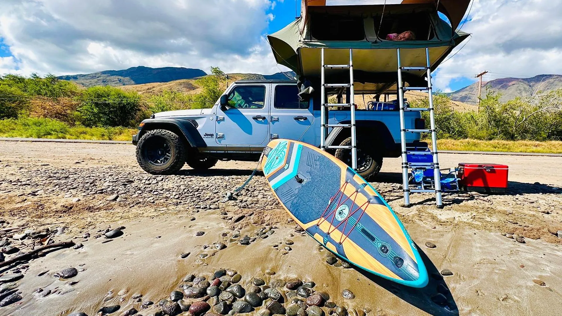 Luxury tent Embark On A Journey Through Maui With Aloha Glamp's Jeep And Rooftop Tent Allows To Discover Diverse Campgrounds, Unveiling The Island's Beauty From Unique Perspectives Each Day *