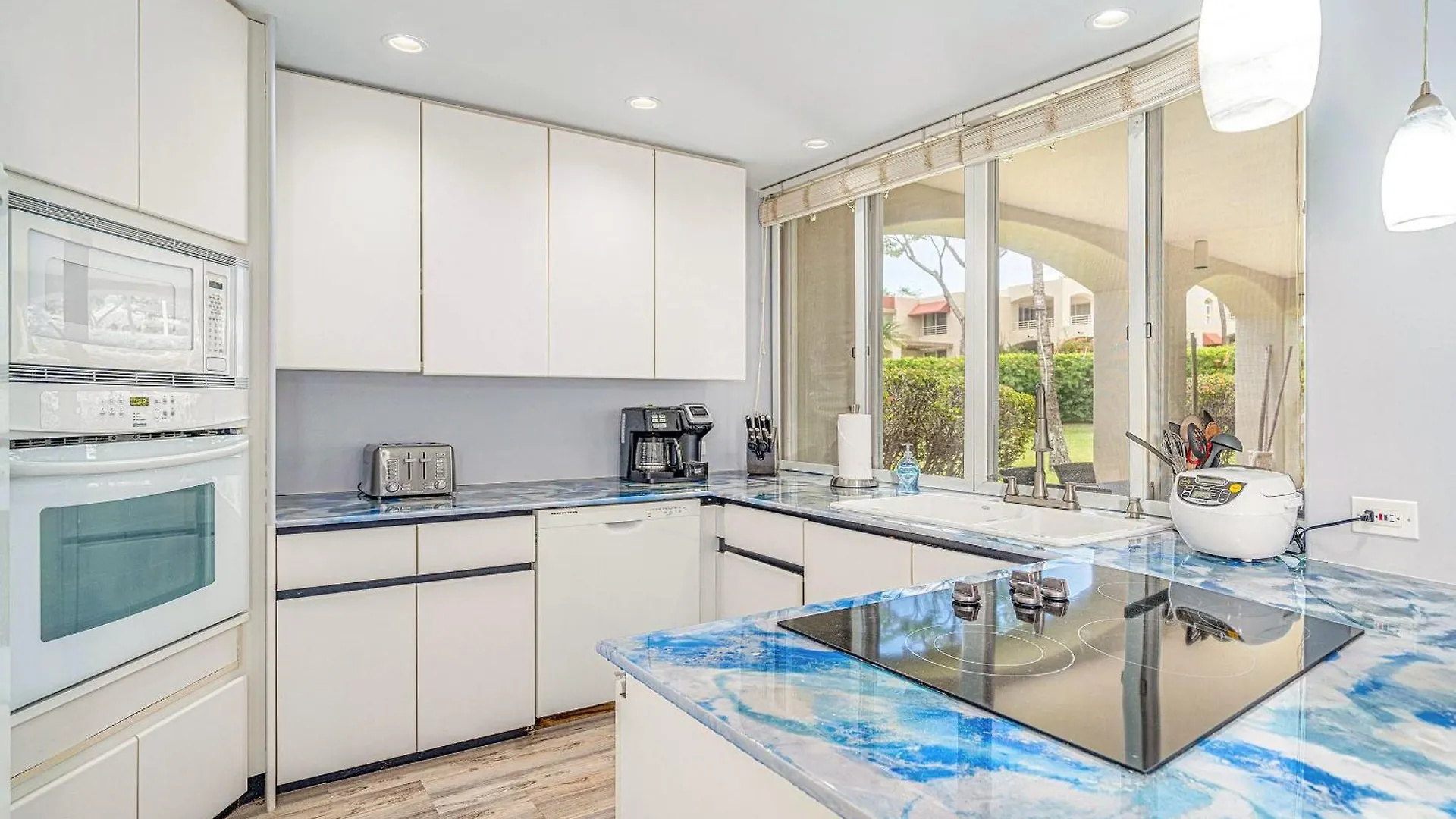 Palms At Wailea 703: Luxury Renovation, Split Ac! *