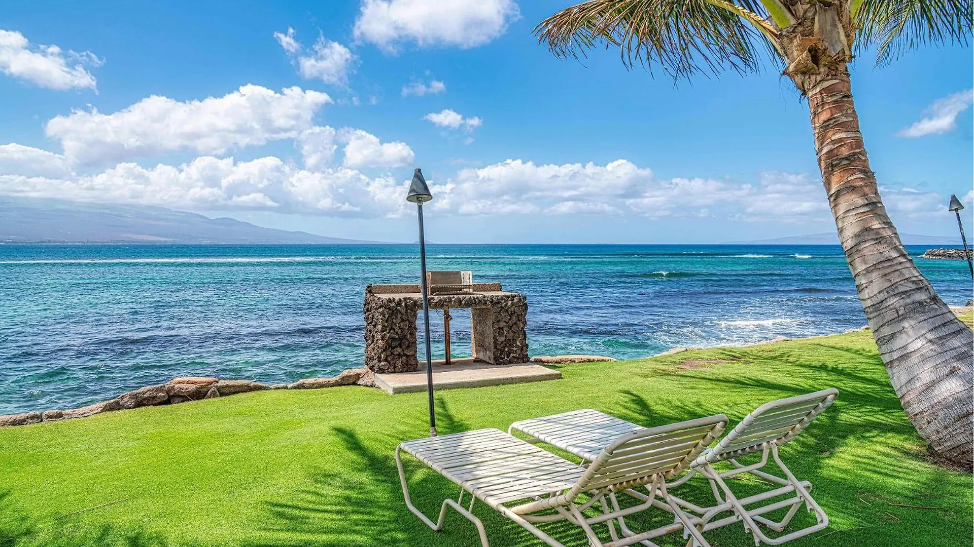 Maalaea Kai 311 - Direct Ocean Front, Split Ac *