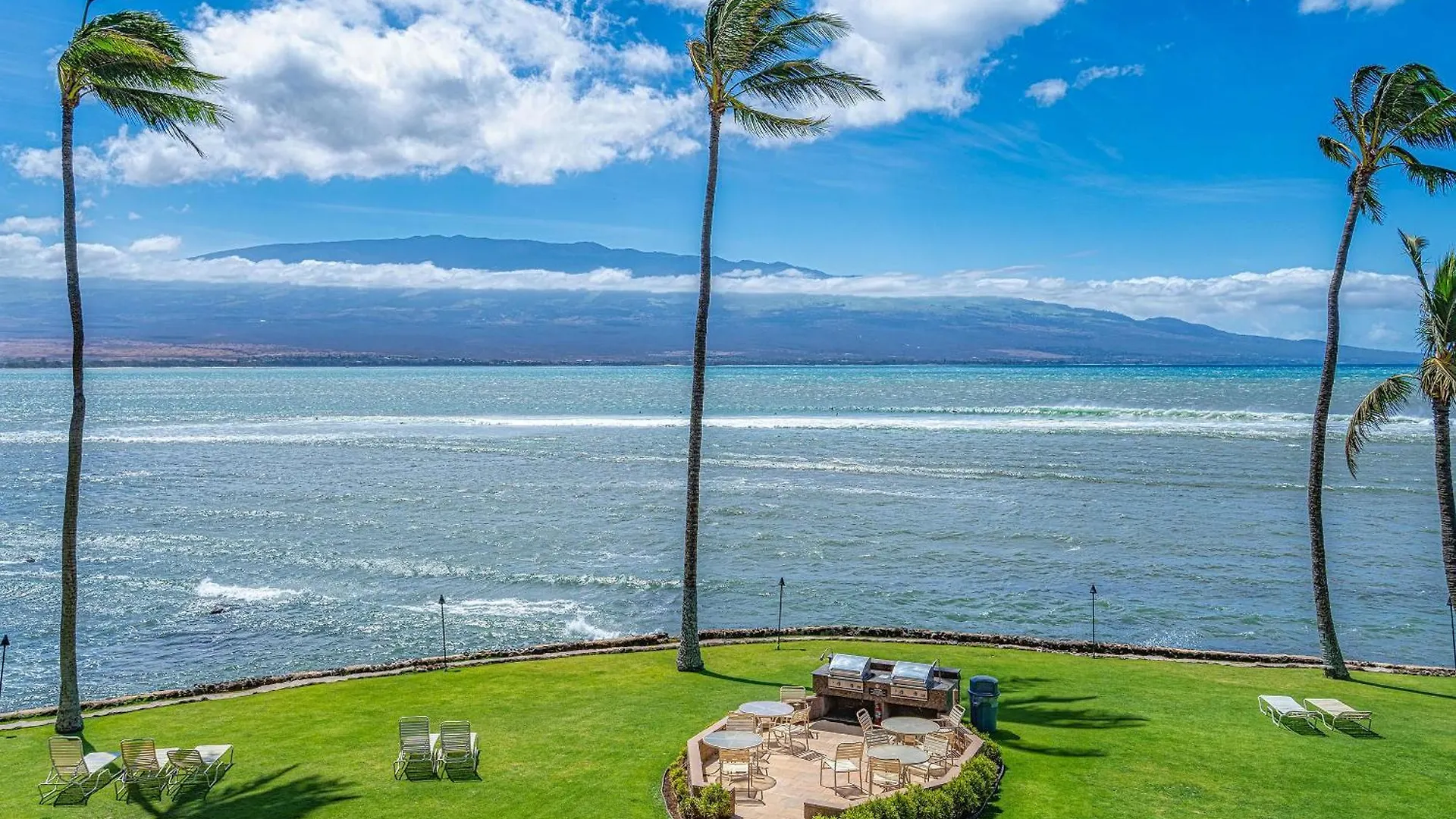 Maalaea Kai 311 - Direct Ocean Front, Split Ac