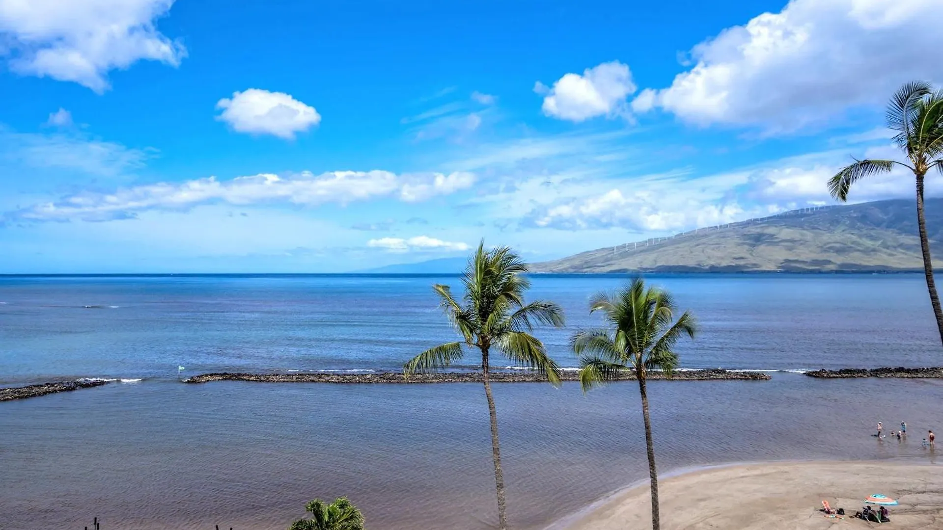 Upscale Oceanfront Penthouse Vistas Apartment *
